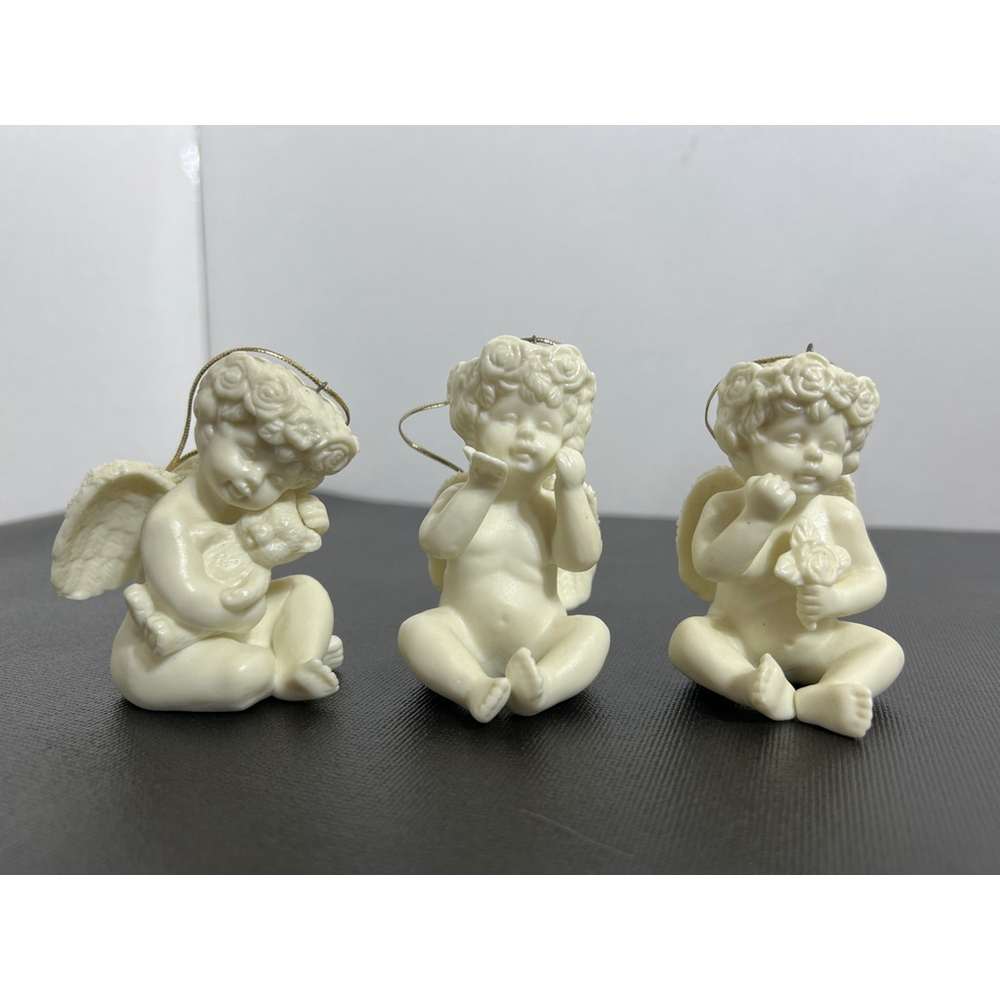 Porcelain Cherub Cupid Angel Ornament Off-White 2.75”